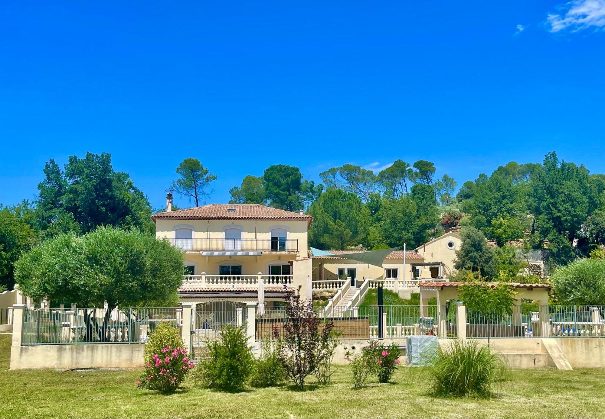 Villa Les Terrasses De Valerian Brignoles Exterior foto